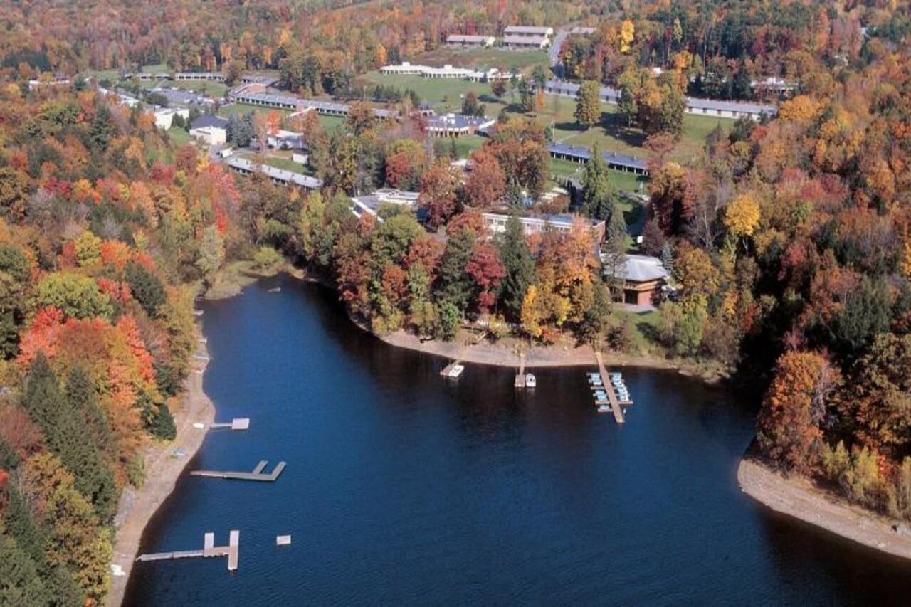Cove Haven Resort Lakeville Exterior foto