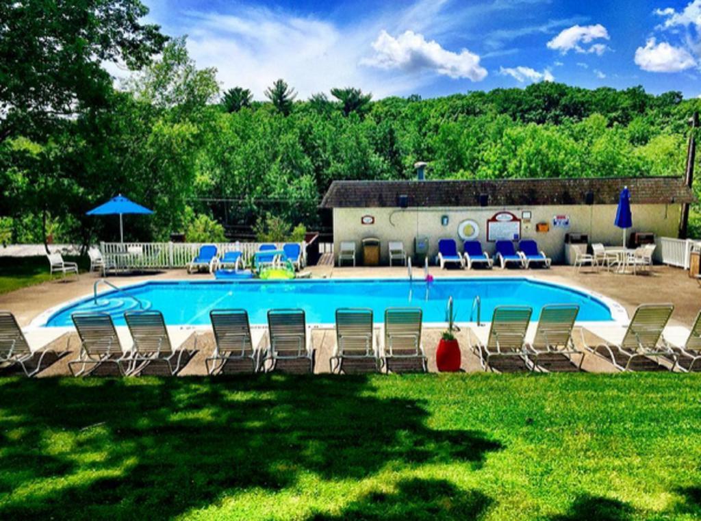 Cove Haven Resort Lakeville Exterior foto