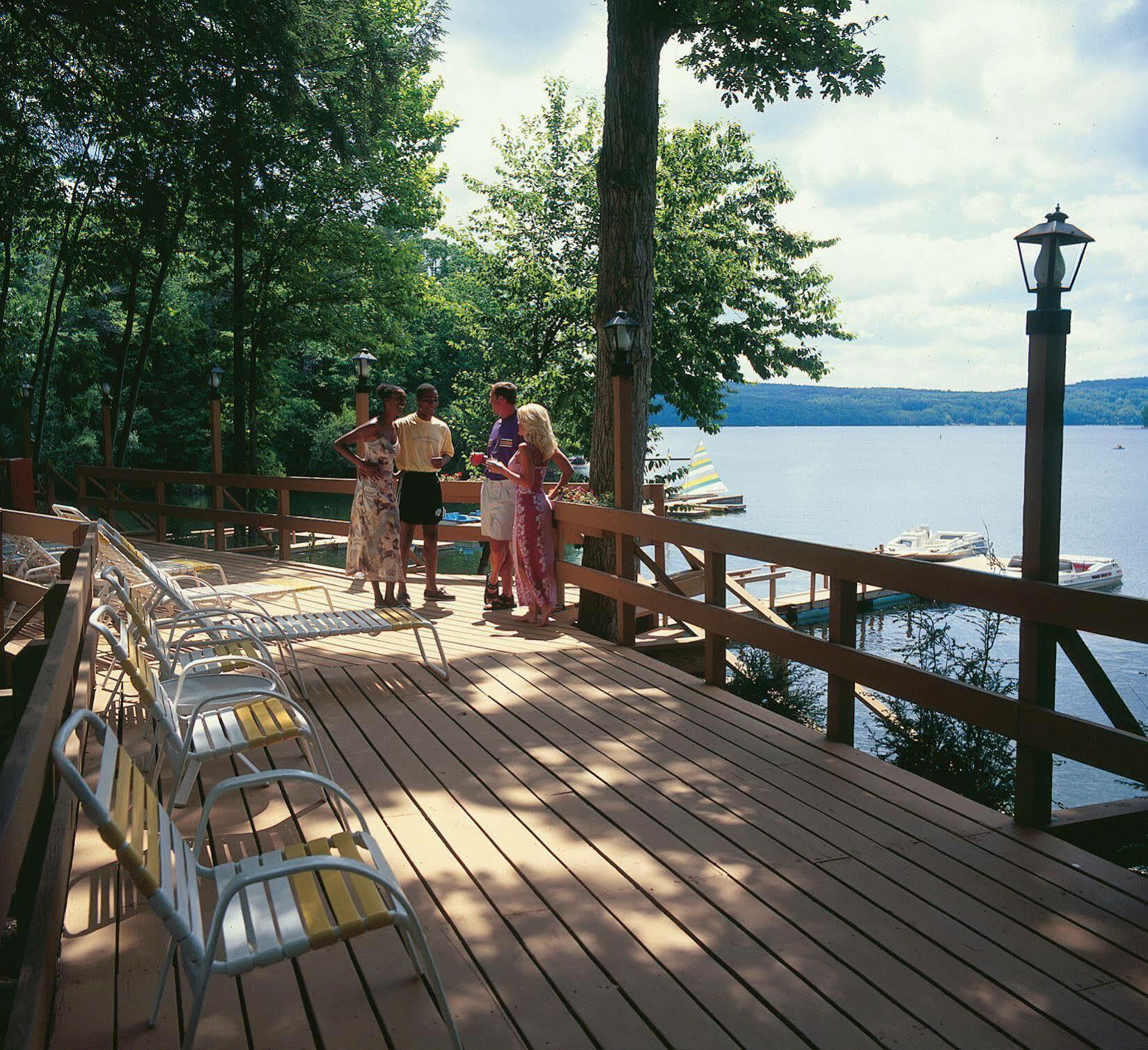 Cove Haven Resort Lakeville Exterior foto
